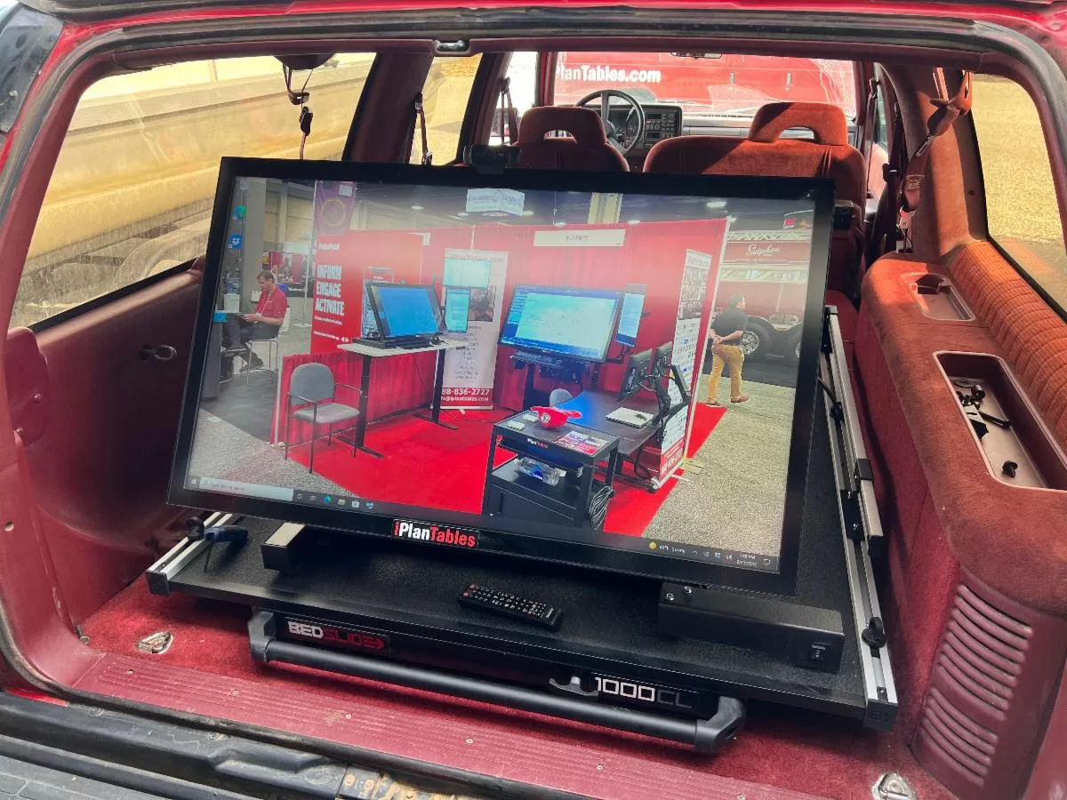 mobile commander with large touch screen
