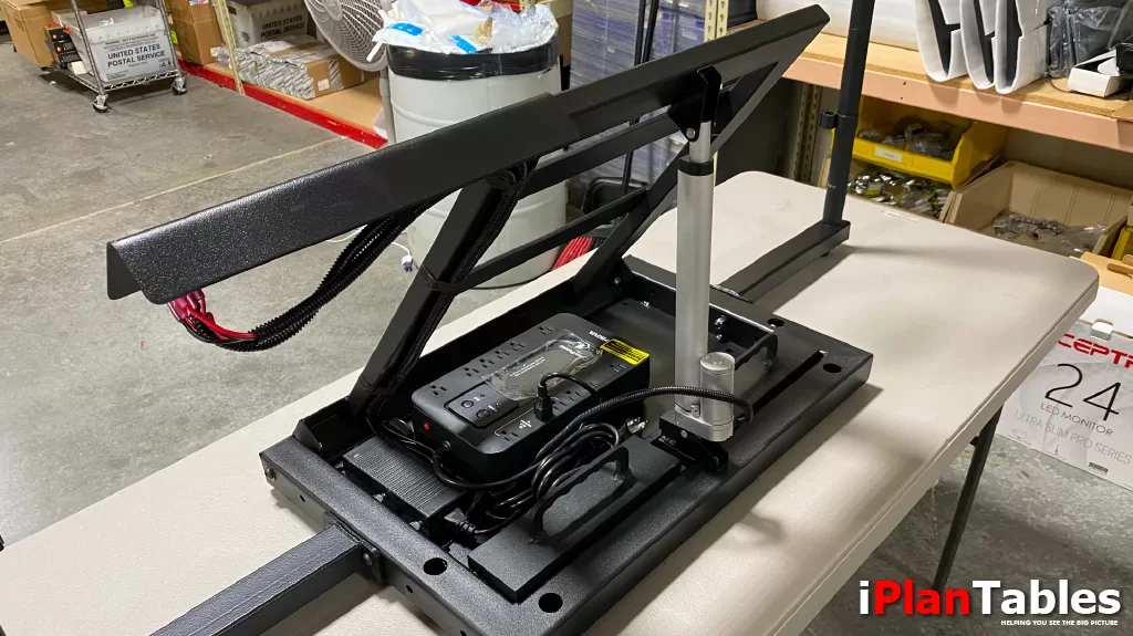Adjustable drawing table